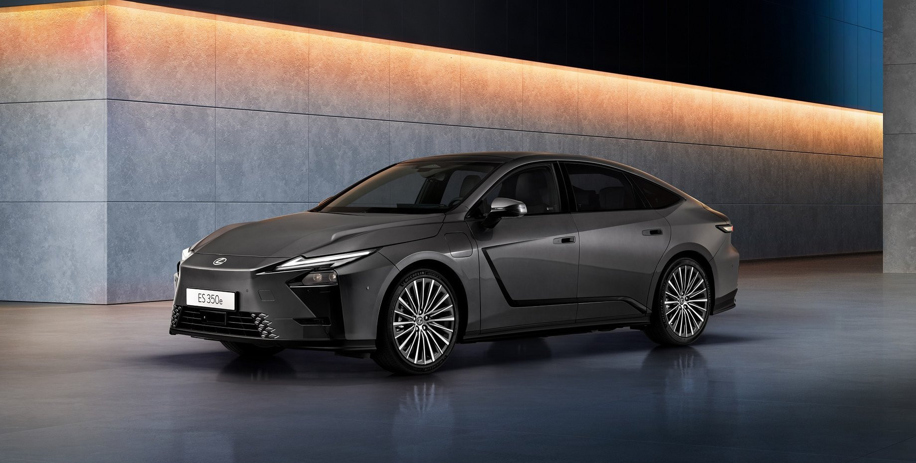 Noutate: Lexus ES debutează în Europa — versiunea electrică ar putea ajunge și în Moldova